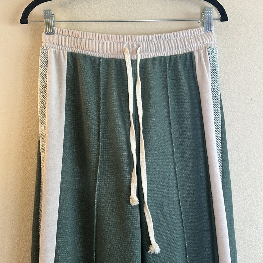 WIN WIN Olive And Cream Wide Leg Sweatpants  Elastic Waistband Womens Size Large - Picture 5 of 9